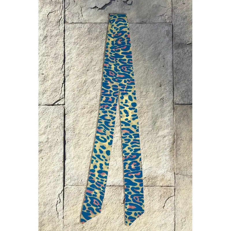Shaya Handle Twilly in Blue Leopard Silk