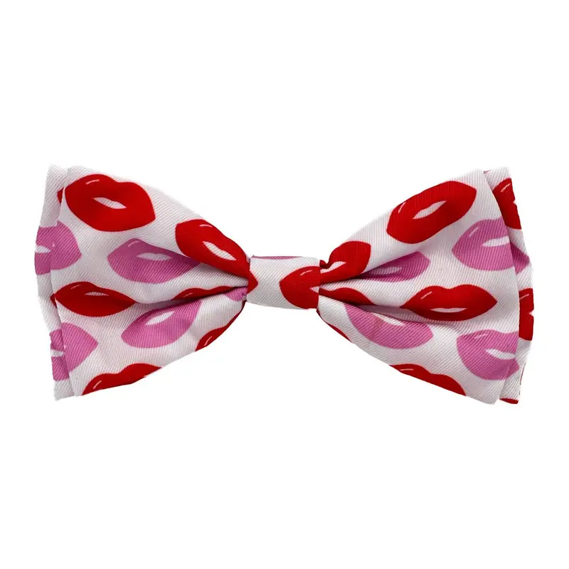 Huxley & Kent Kiss Kiss Bow Tie Large